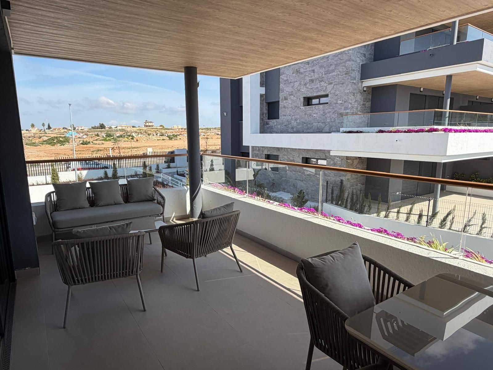 2 bedroom Flat for rent in Torrevieja with pool garage - € 2,250 (Ref: 9726310)