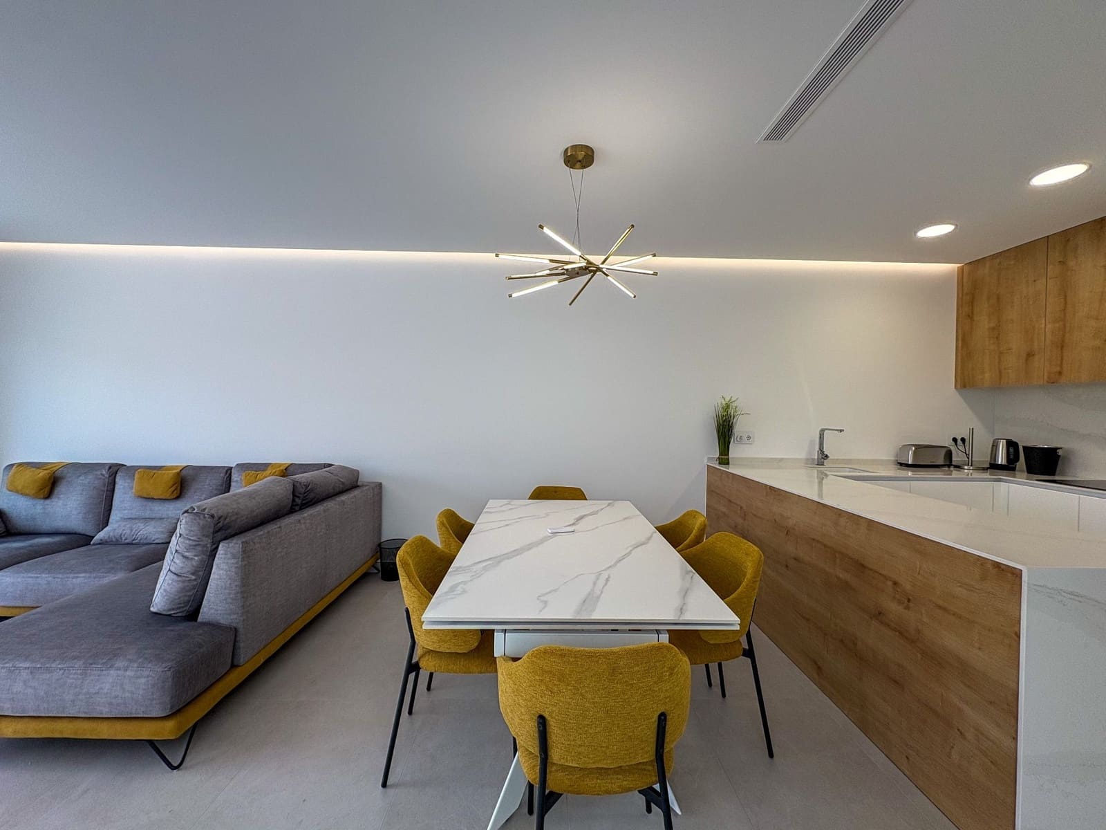 Villa/Maison de 3 chambres à louer à Pilar de la Horadada avec piscine garage - 2 600 € (Ref: 9726311)