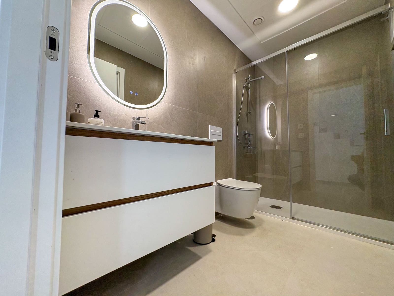 Villa/Maison de 3 chambres à louer à Pilar de la Horadada avec piscine garage - 2 600 € (Ref: 9726311)