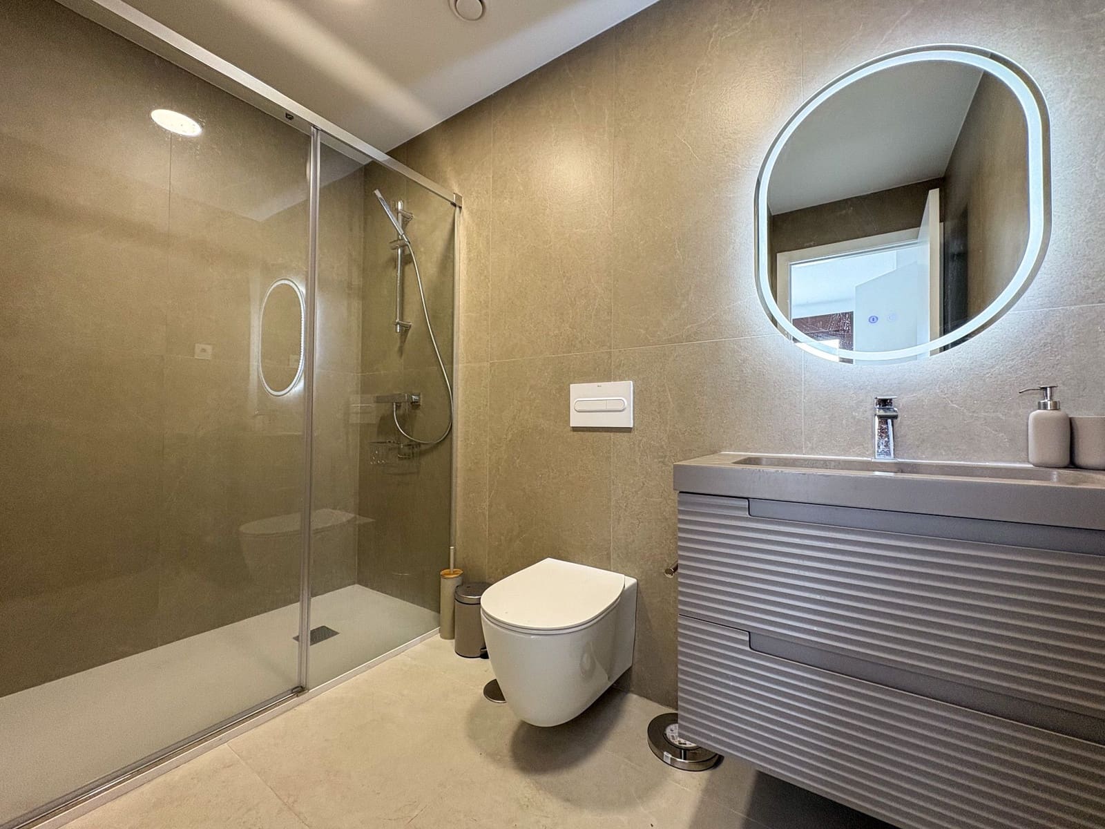 Villa/Maison de 3 chambres à louer à Pilar de la Horadada avec piscine garage - 2 600 € (Ref: 9726311)