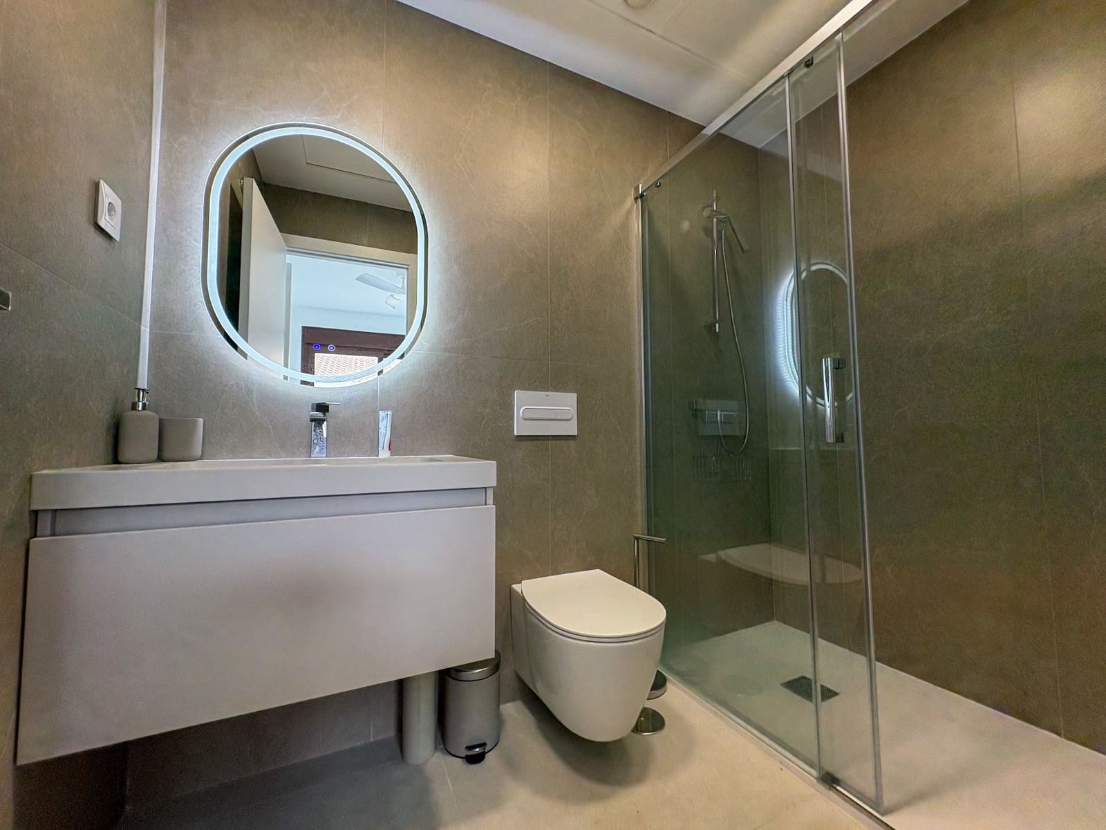 Villa/Maison de 3 chambres à louer à Pilar de la Horadada avec piscine garage - 2 600 € (Ref: 9726311)