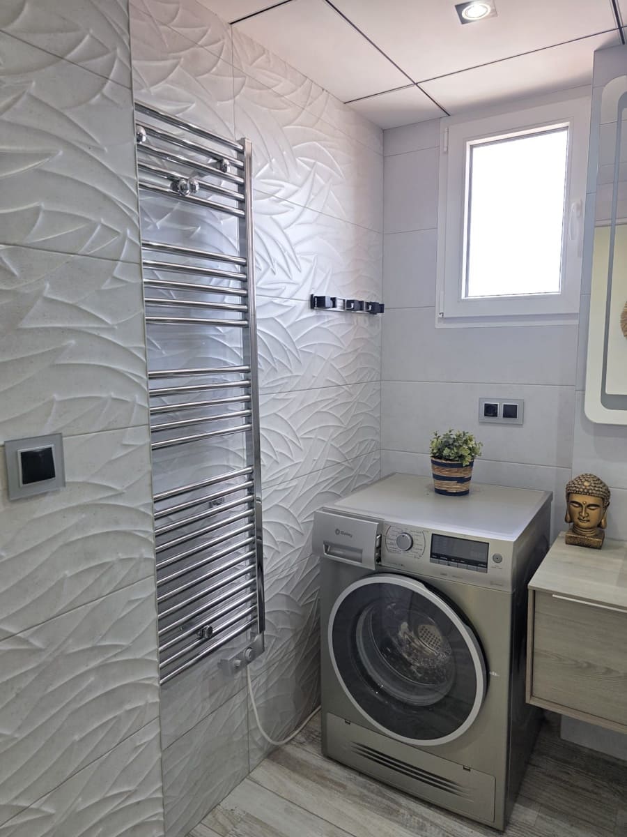 2 bedroom Flat for rent in Torrevieja - € 1,100 (Ref: 9731659)