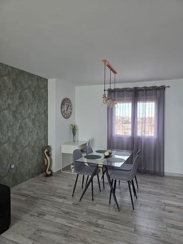 2 Zimmer Wohnung zu vermieten in Torrevieja - 1.100 € (Ref: 9731659)