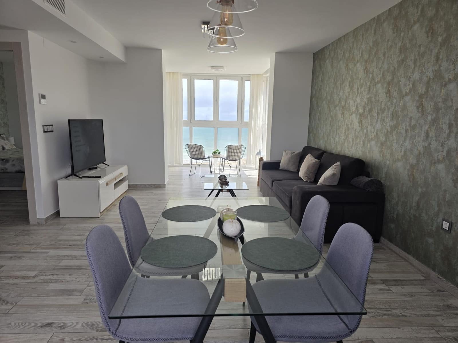 2 bedroom Flat for rent in Torrevieja - € 1,100 (Ref: 9731659)