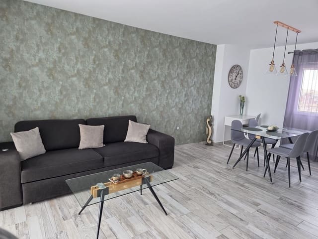 2 Zimmer Wohnung zu vermieten in Torrevieja - 1.100 € (Ref: 9731659)