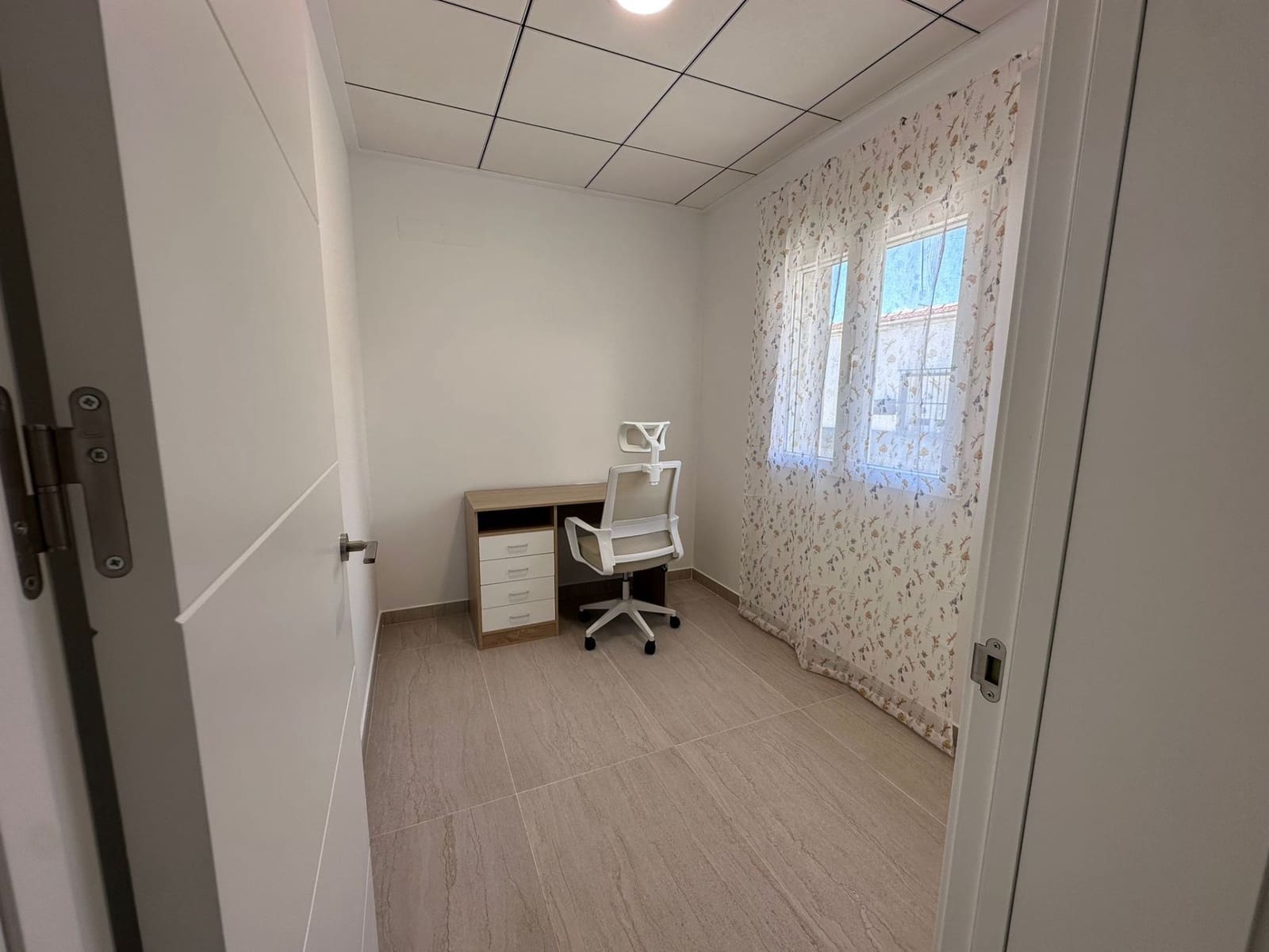 3 soveværelse Villa til leje i Alicante by - € 1.000 (Ref: 9741480)