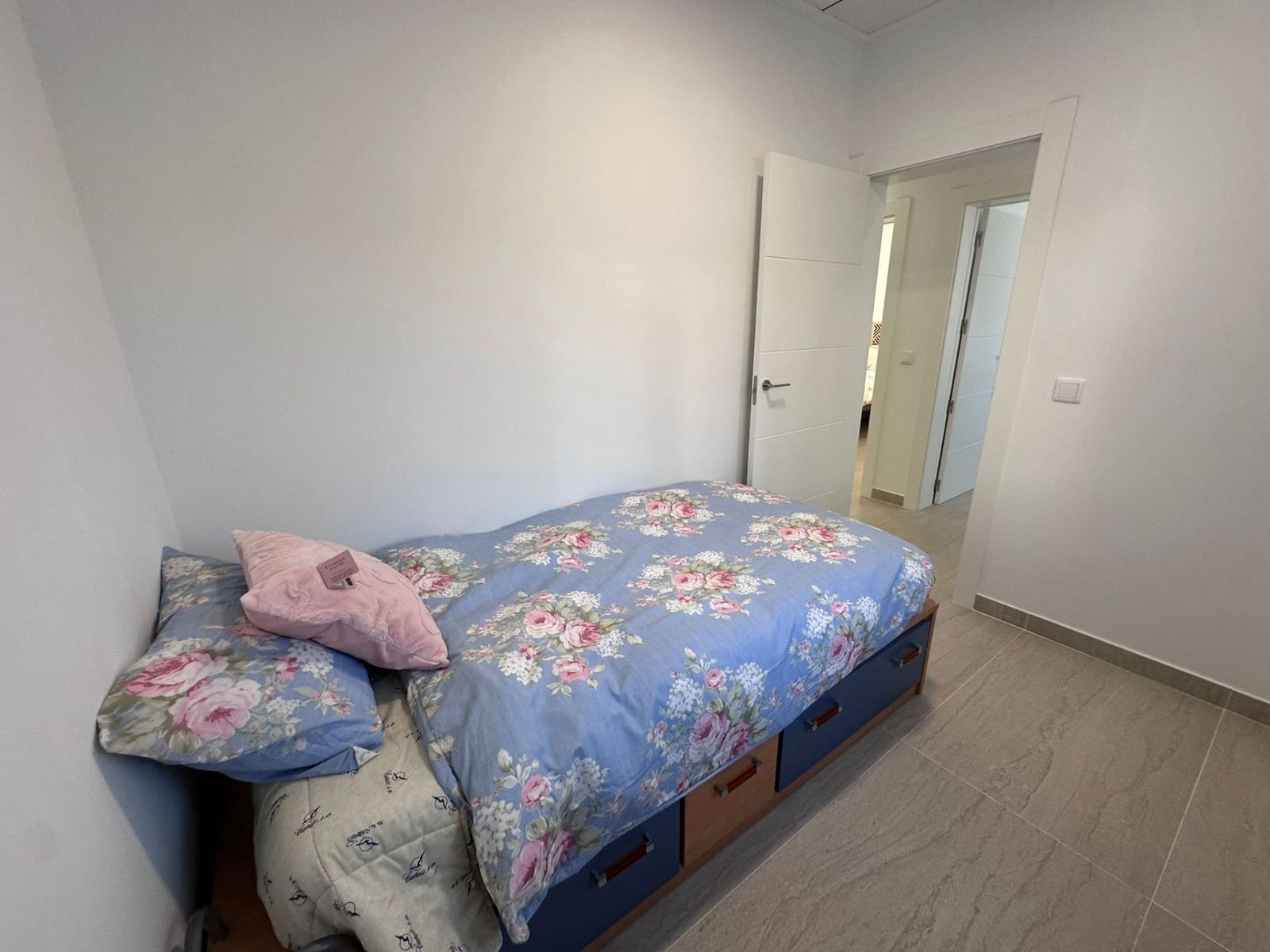 3 soveværelse Villa til leje i Alicante by - € 1.000 (Ref: 9741480)