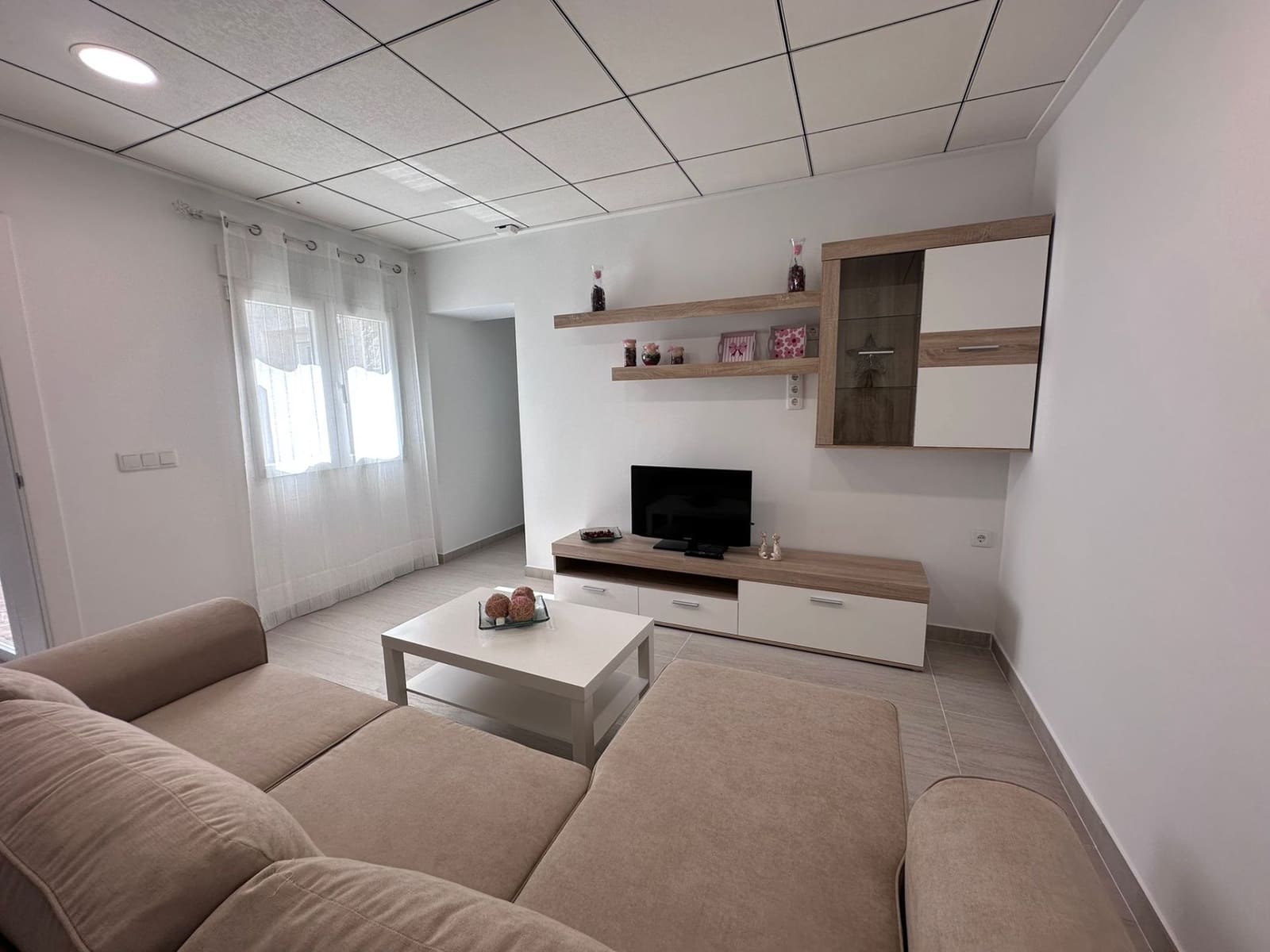 3 soveværelse Villa til leje i Alicante by - € 1.000 (Ref: 9741480)