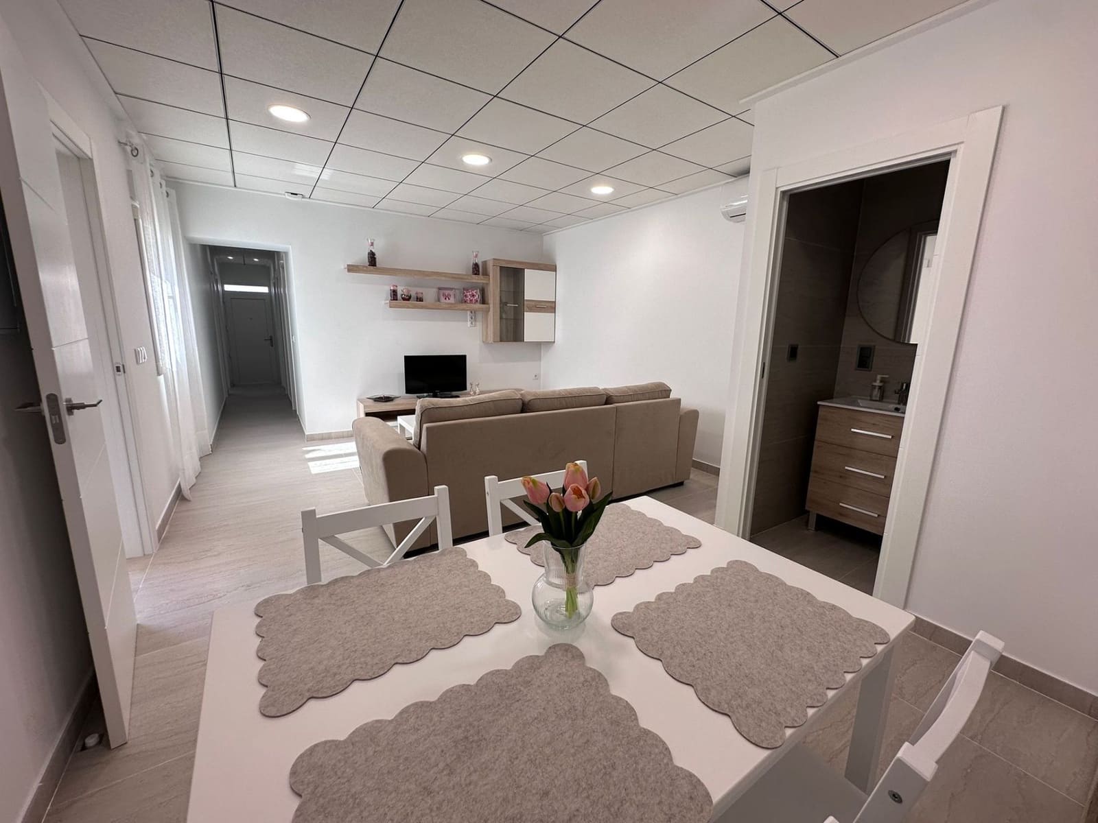 3 soveværelse Villa til leje i Alicante by - € 1.000 (Ref: 9741480)