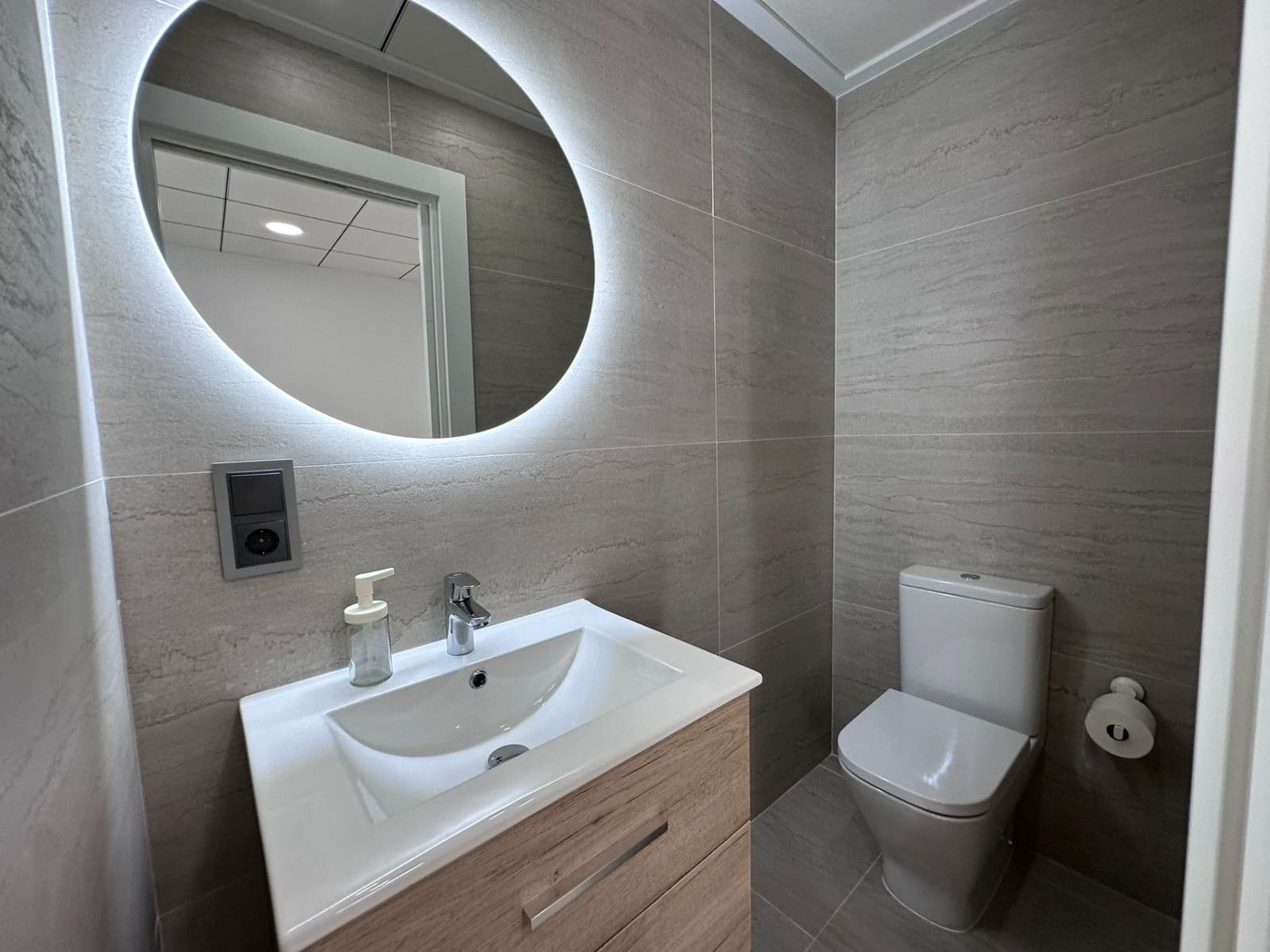 3 soveværelse Villa til leje i Alicante by - € 1.000 (Ref: 9741480)