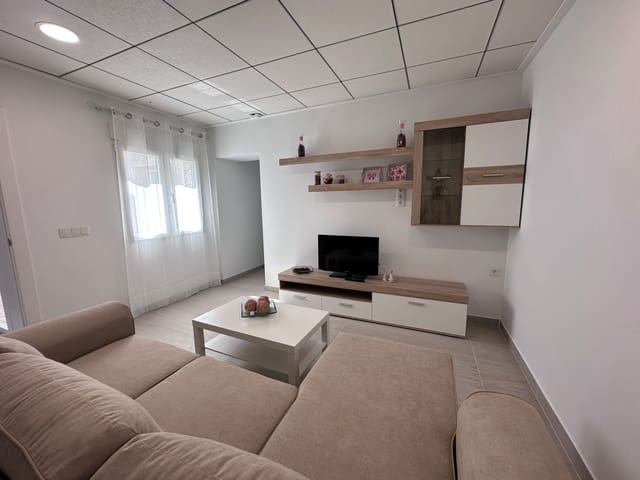 3 slaapkamer Villa te huur in San Miguel de Salinas - € 1.000 (Ref: 9741480)