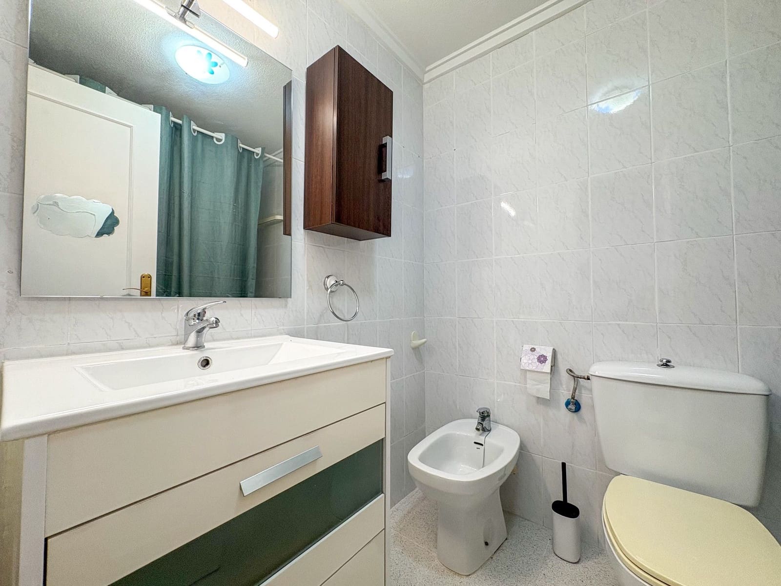 Piso de 2 habitaciones en Torrevieja en venta con piscina - 135.900 € (Ref: 9741481)