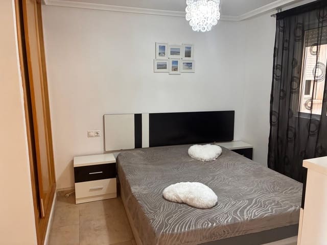 2 Zimmer Wohnung zu vermieten in Torrevieja - 750 € (Ref: 9755308)