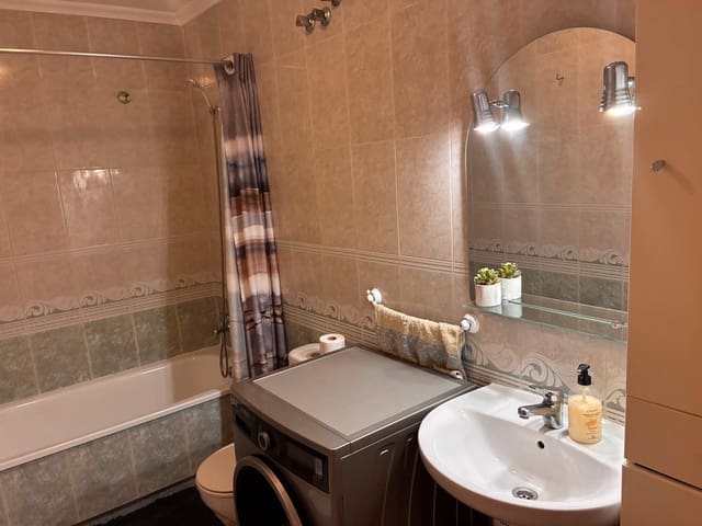 2 Zimmer Wohnung zu vermieten in Torrevieja - 750 € (Ref: 9755308)