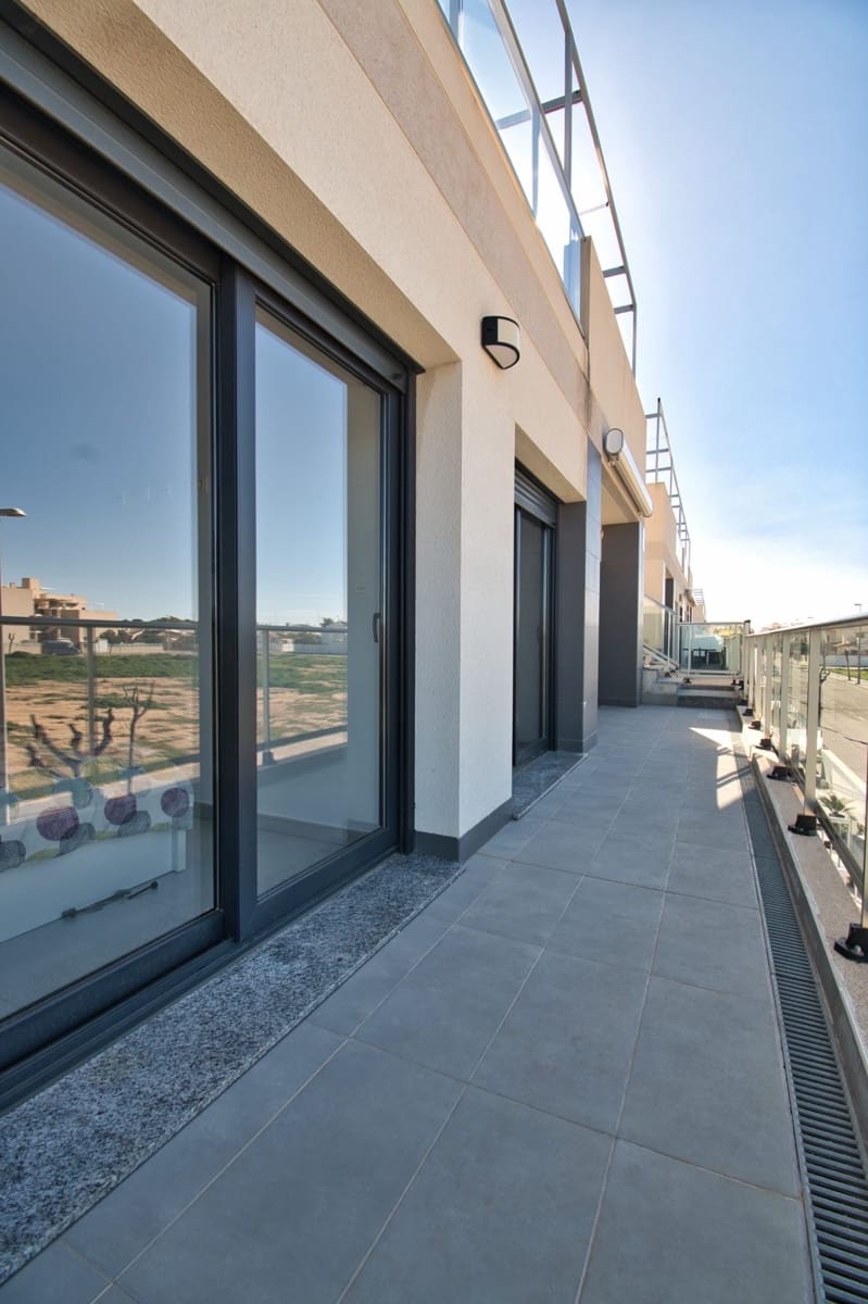 2 soverom Penthouse til salgs i Pilar de la Horadada med svømmebasseng garasje - € 299 500 (Ref: 9755309)