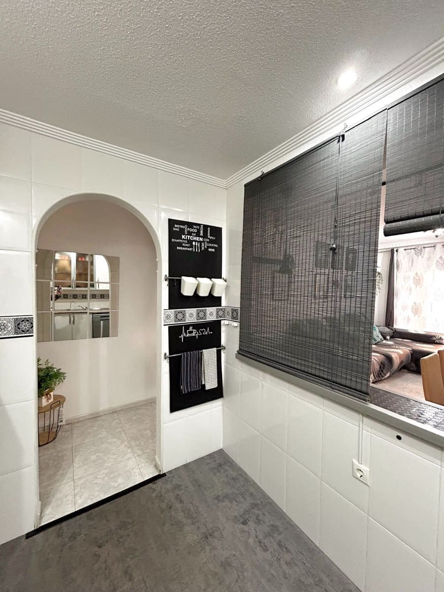 2 bedroom Flat for rent in Algorfa with pool garage - € 850 (Ref: 9761659)