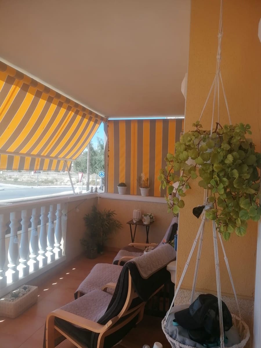 2 bedroom Flat for rent in Algorfa with pool garage - € 850 (Ref: 9761659)