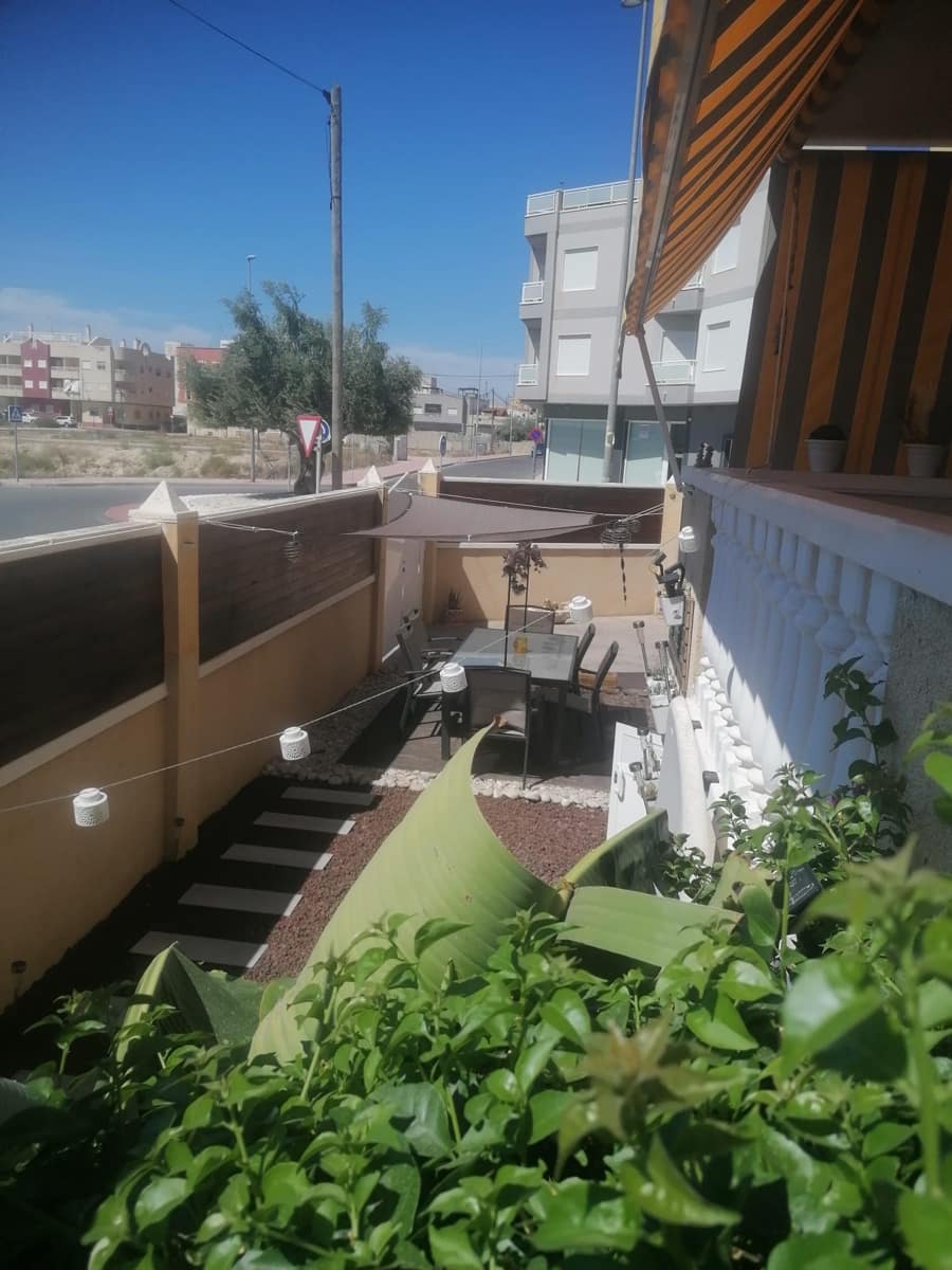 2 bedroom Flat for rent in Algorfa with pool garage - € 850 (Ref: 9761659)