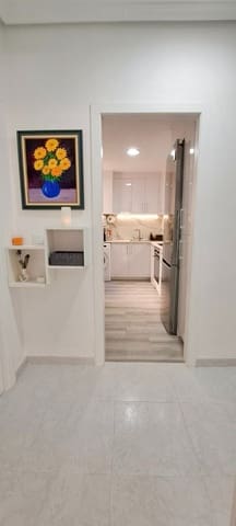 Appartement de 2 chambres à louer à Torrevieja avec garage - 1 100 € (Ref: 9770267)