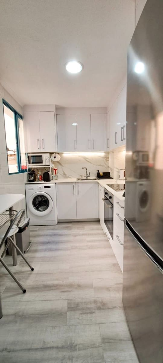 2 bedroom Flat for rent in Torrevieja with garage - € 1,100 (Ref: 9770267)