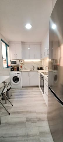 Appartement de 2 chambres à louer à Torrevieja avec garage - 1 100 € (Ref: 9770267)