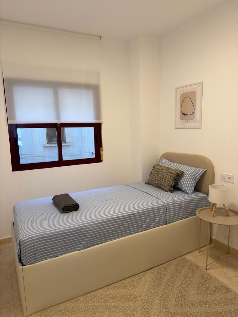 2 makuuhuone Asunto vuokrattavana paikassa Torrevieja - 950 € (Ref: 9770268)