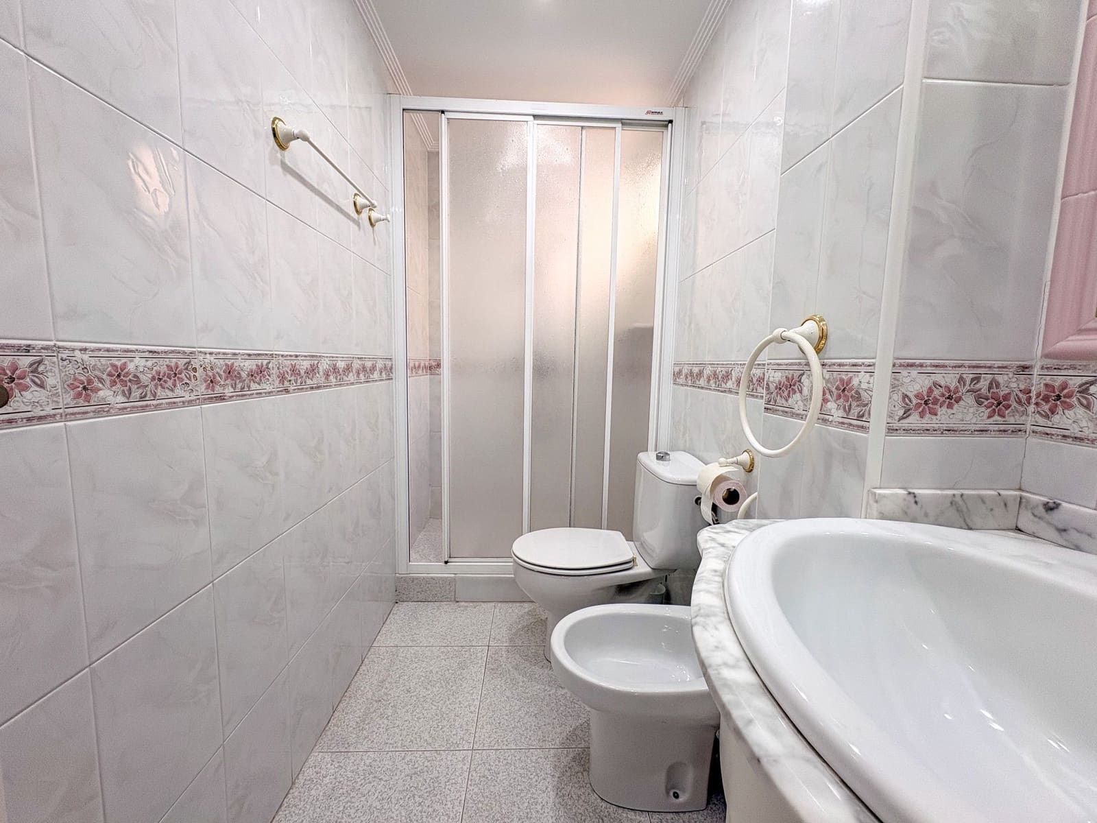 3 bedroom Flat for rent in Torrevieja - € 950 (Ref: 9770269)
