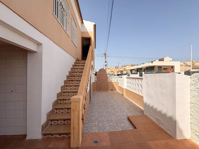 3 soverom Leilighet til leie i Torrevieja - € 950 (Ref: 9770269)