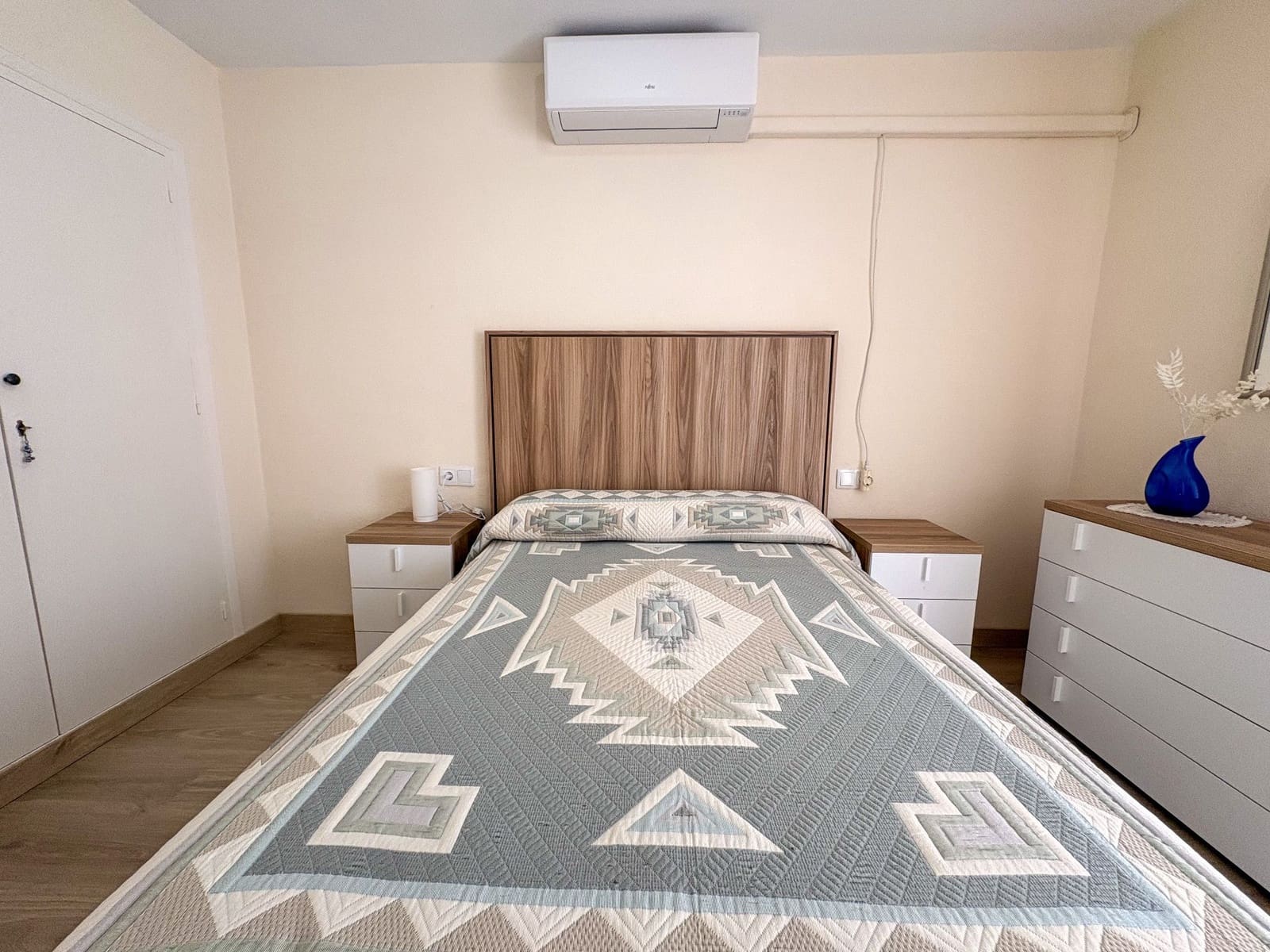 3 bedroom Flat for rent in Torrevieja - € 950 (Ref: 9770269)