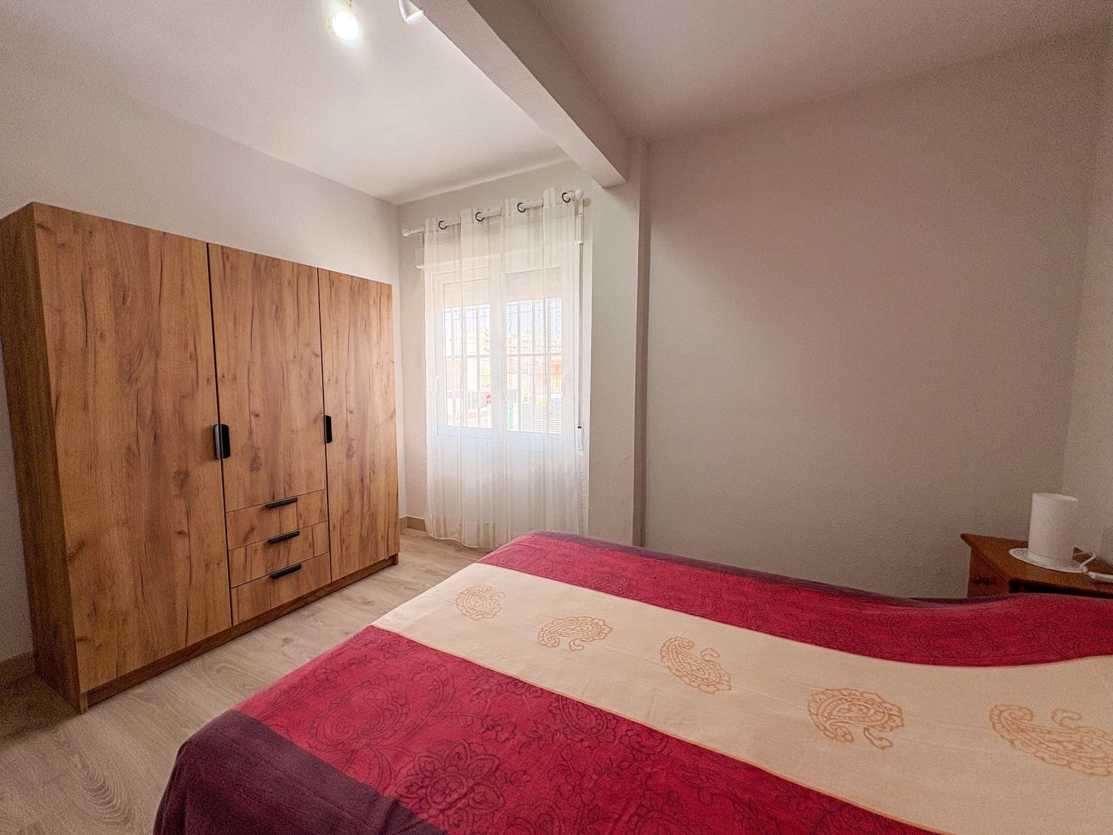 3 bedroom Flat for rent in Torrevieja - € 950 (Ref: 9770269)