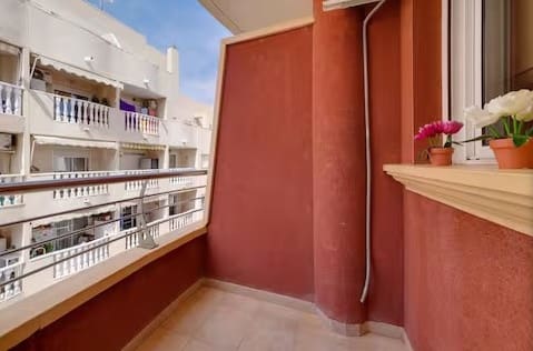 2 slaapkamer Flat te huur in Torrevieja - € 850 (Ref: 9777636)
