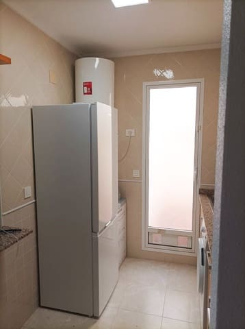 1 slaapkamer Flat te huur in Torrevieja met zwembad - € 700 (Ref: 9790220)