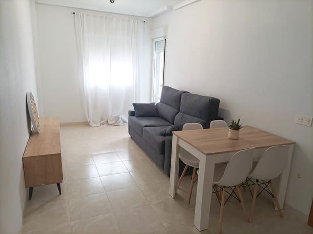 1 slaapkamer Flat te huur in Torrevieja met zwembad - € 700 (Ref: 9790220)