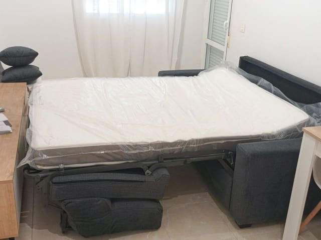 1 slaapkamer Flat te huur in Torrevieja met zwembad - € 700 (Ref: 9790220)