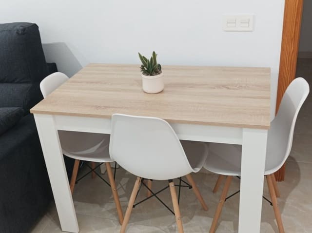 1 slaapkamer Flat te huur in Torrevieja met zwembad - € 700 (Ref: 9790220)