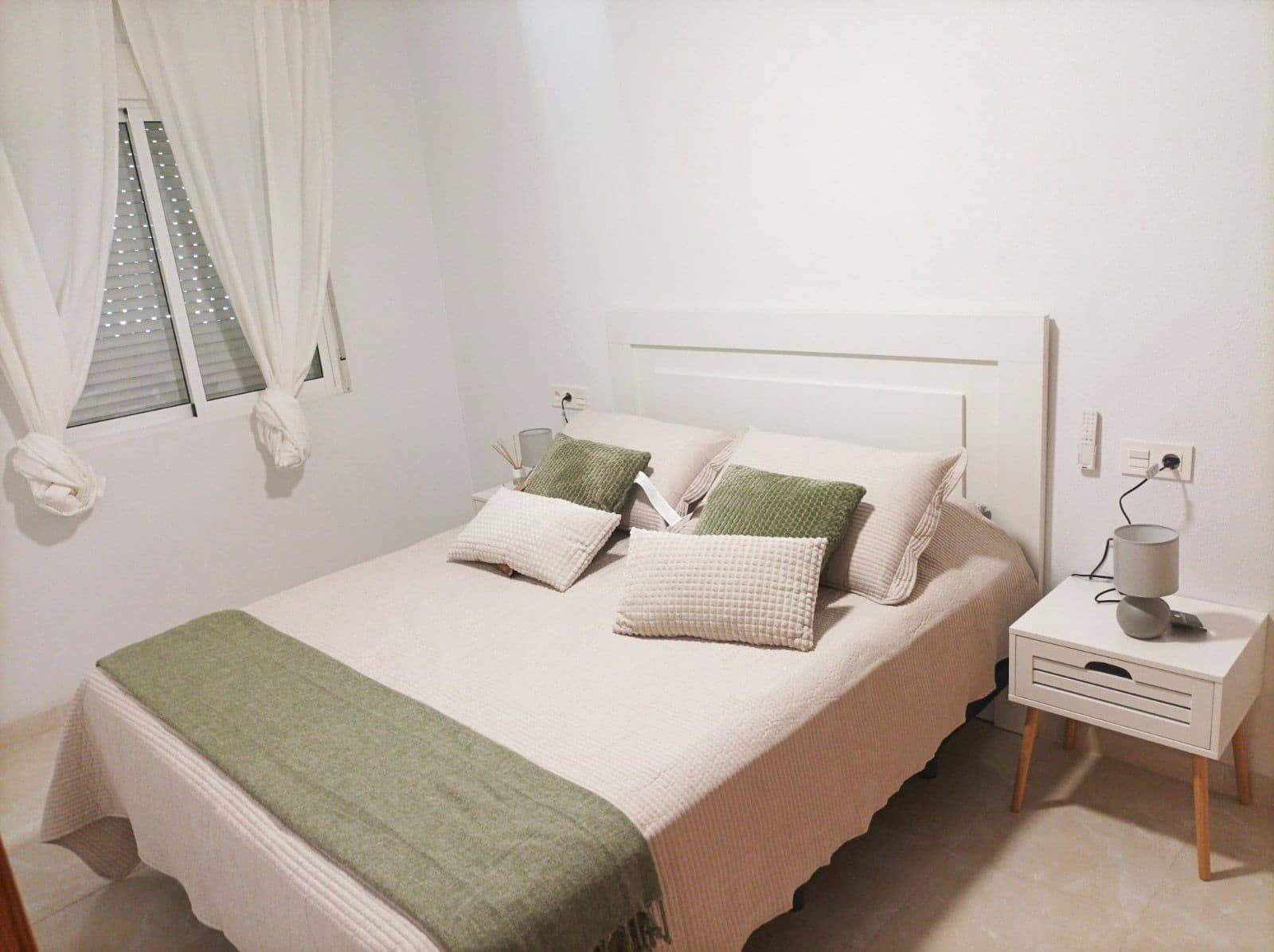 1 soveværelse Lejlighed til leje i Torrevieja med swimmingpool - € 700 (Ref: 9790220)