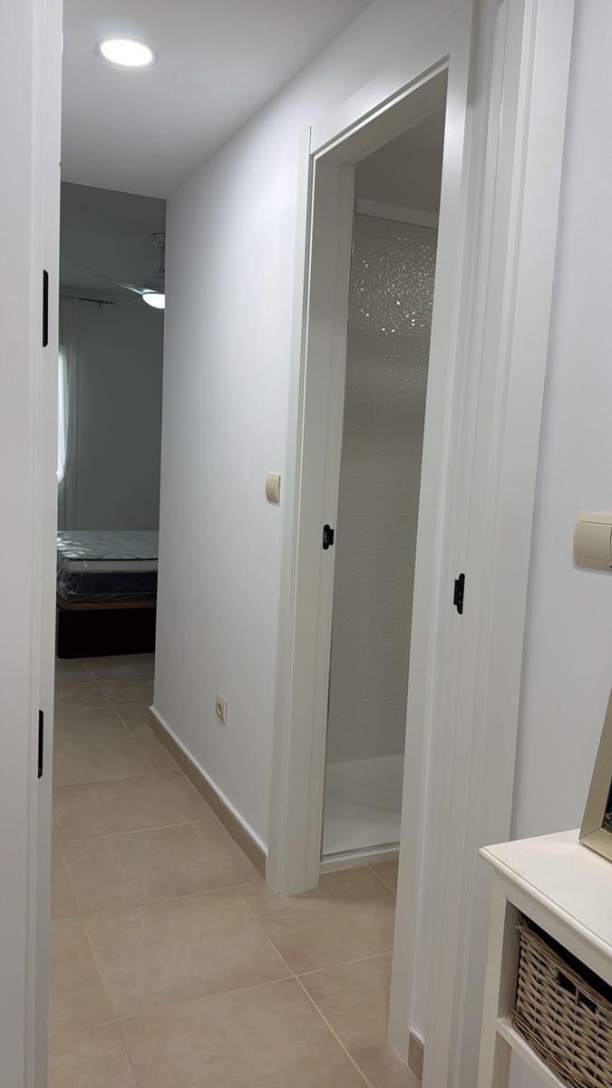 2 soverom Leilighet til leie i Orihuela Costa med svømmebasseng garasje - € 900 (Ref: 9790221)