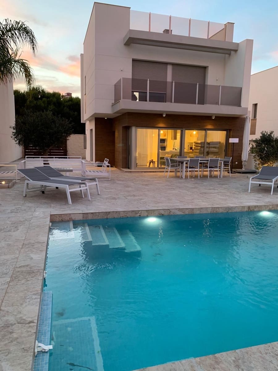 3 Zimmer Villa zu vermieten in San Miguel de Salinas mit Pool Garage - 2.200 € (Ref: 9794061)