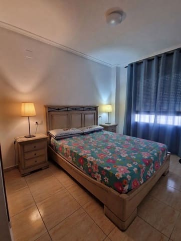 2 slaapkamer Flat te huur in Torrevieja met zwembad - € 700 (Ref: 9798629)