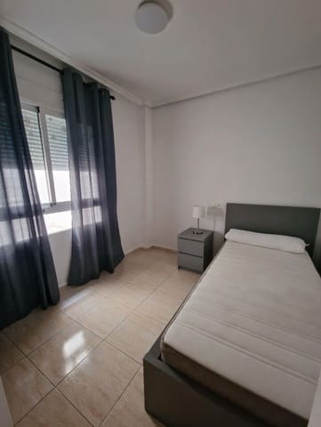 2 slaapkamer Flat te huur in Torrevieja met zwembad - € 700 (Ref: 9798629)