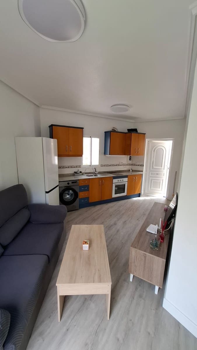 Studio til leje i San Miguel de Salinas - € 500 (Ref: 9803899)