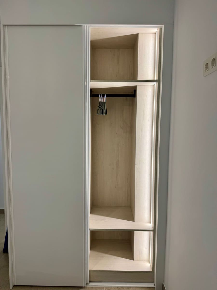 1 quarto Apartamento para arrendar em Torrevieja com piscina - 850 € (Ref: 9803900)