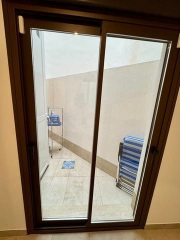 1 quarto Apartamento para arrendar em Torrevieja com piscina - 850 € (Ref: 9803900)