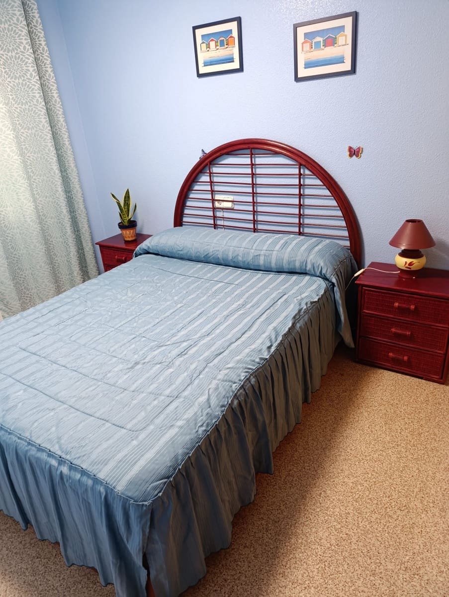 2 slaapkamer Flat te huur in Guardamar del Segura - € 700 (Ref: 9806063)