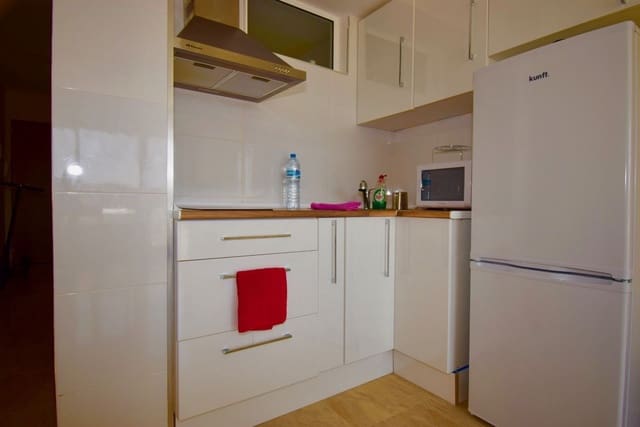 Appartement de 1 chambre à louer à Guardamar del Segura - 700 € (Ref: 9806064)