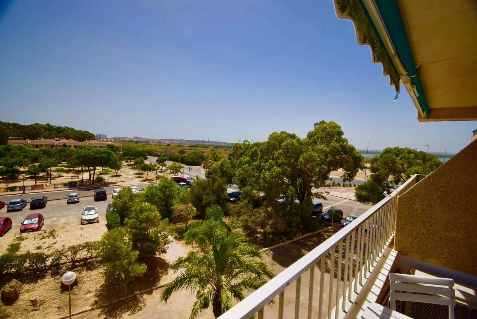 1 slaapkamer Flat te huur in Guardamar del Segura - € 700 (Ref: 9806064)