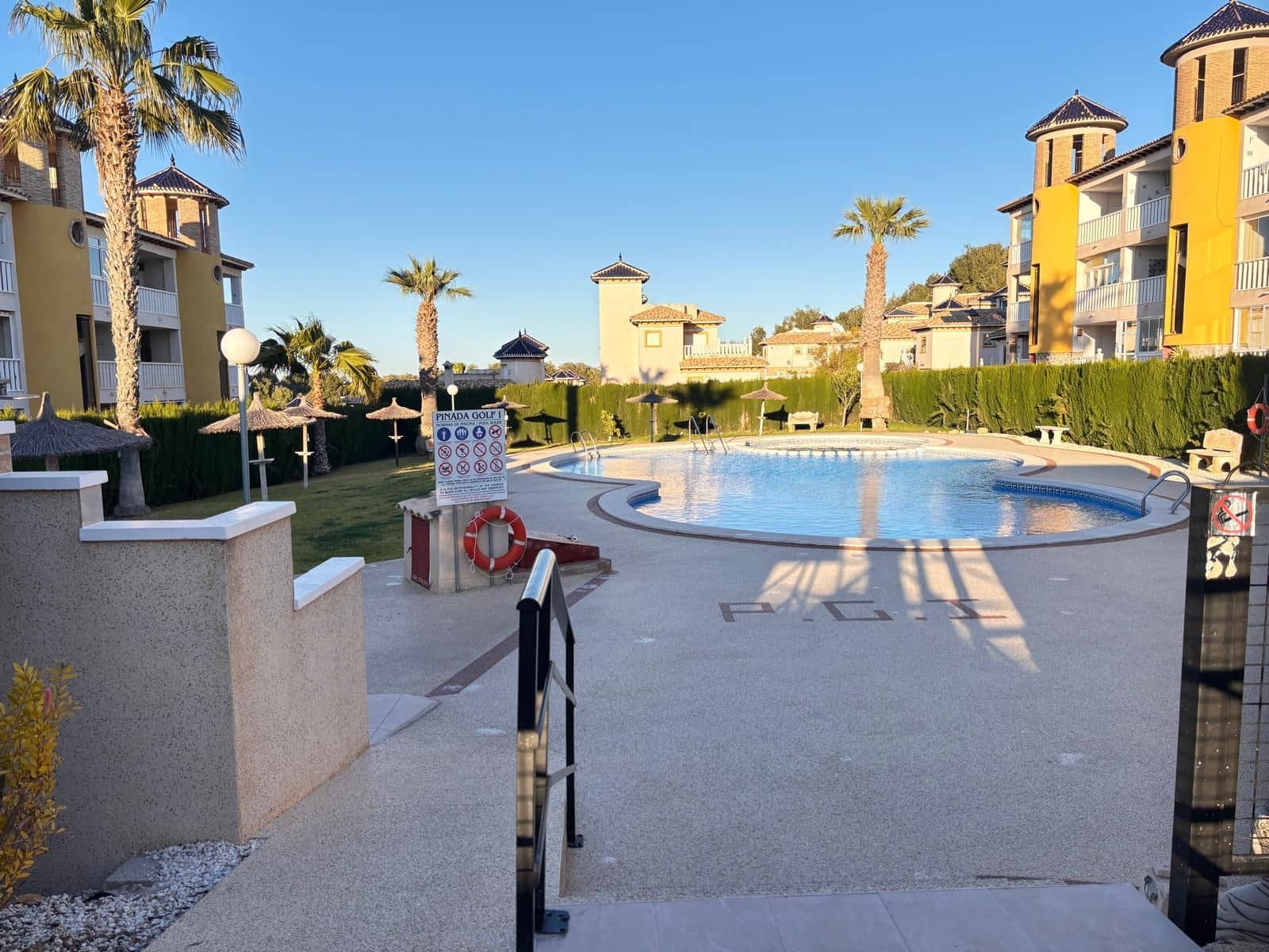 Chalet de 2 habitaciones en Orihuela en alquiler con piscina garaje - 1.300 € (Ref: 9806065)