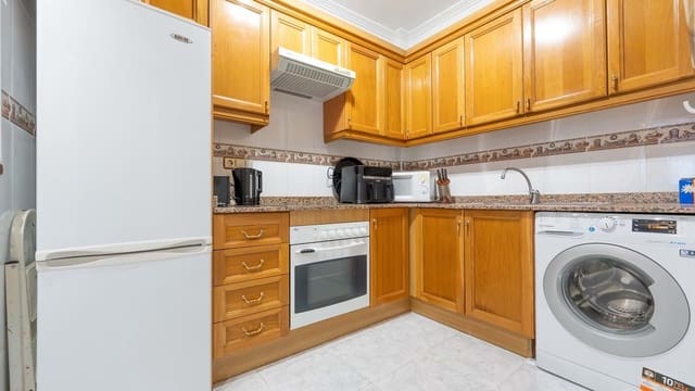 Chalet de 2 habitaciones en Orihuela en alquiler con piscina garaje - 1.300 € (Ref: 9806065)