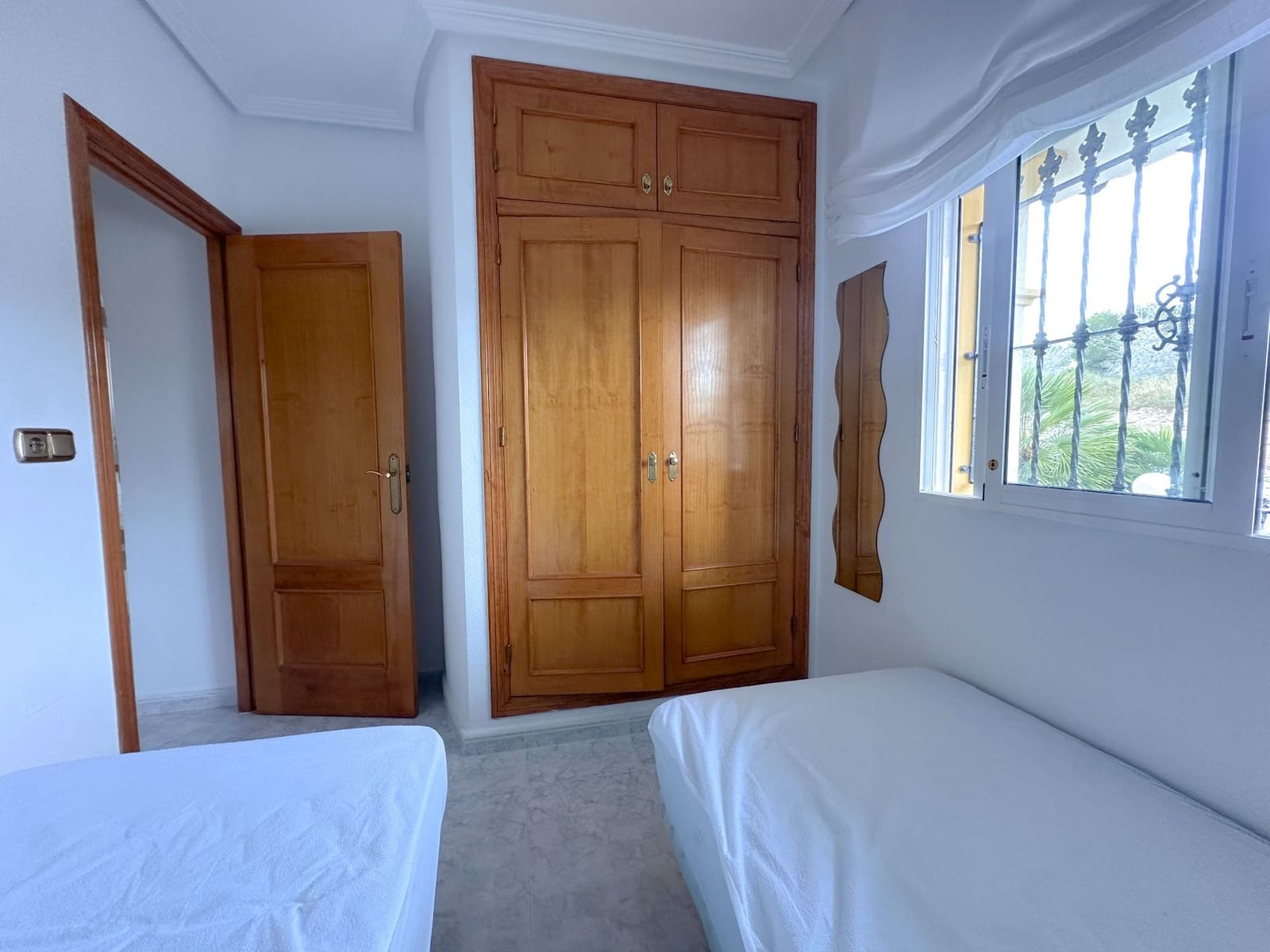 Chalet de 2 habitaciones en Orihuela en alquiler con piscina garaje - 1.300 € (Ref: 9806065)