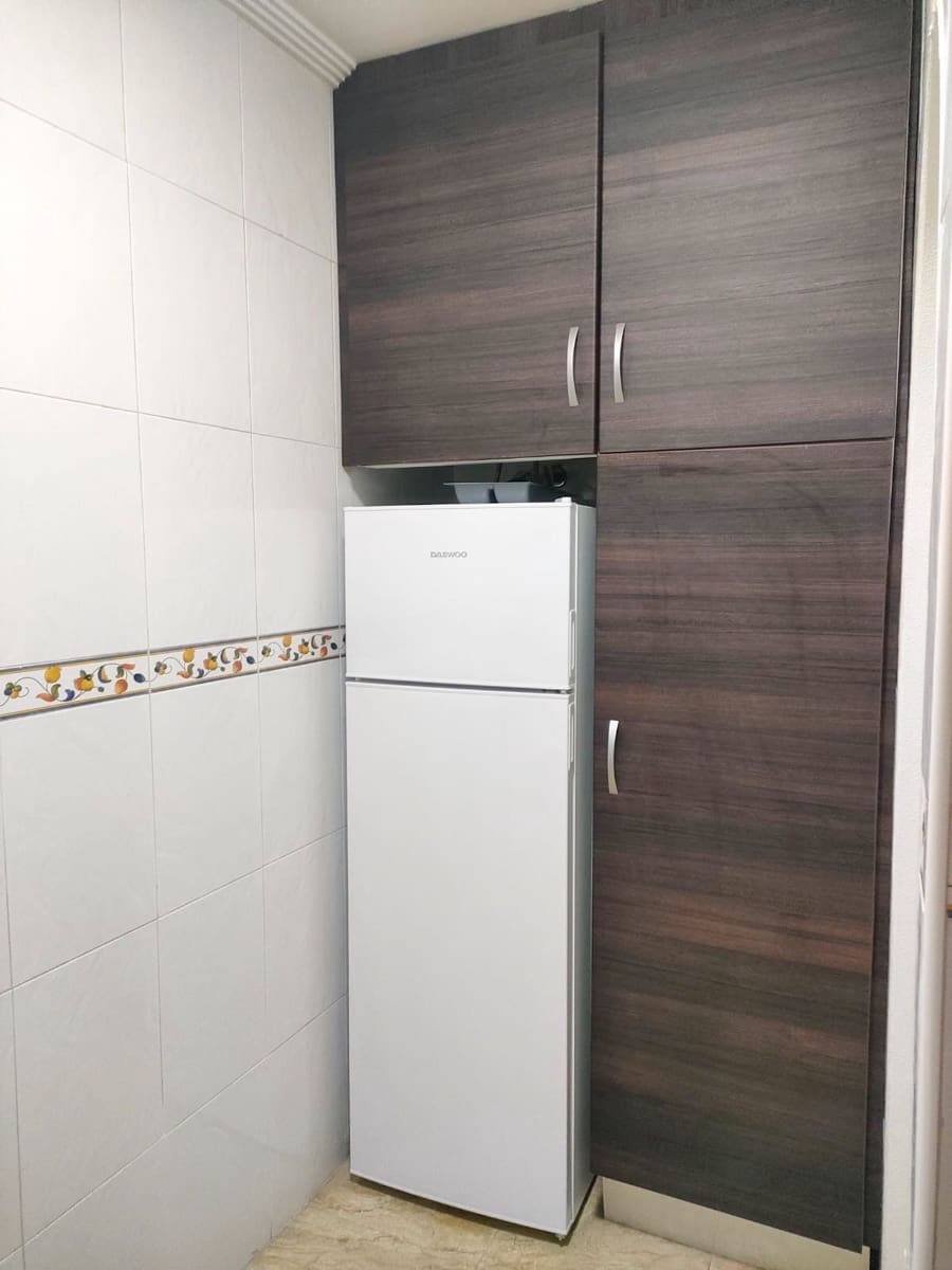 2 quarto Apartamento para arrendar em Torrevieja com piscina - 800 € (Ref: 9815472)